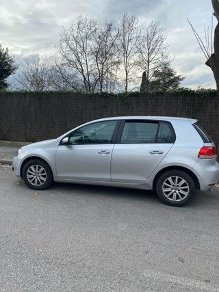 Ww golf 2010, 105 cv, 120000km gris plata.