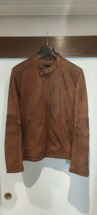 Cazadora de piel marrón