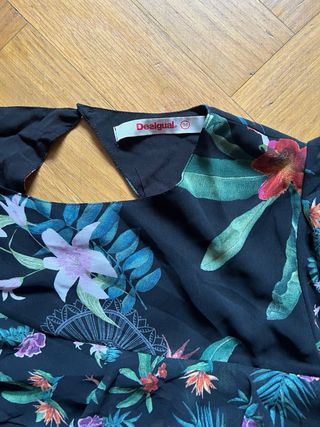 Vestido estampado floral con volantes