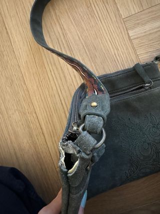 Bolso Parfois ante verde con bordado floral