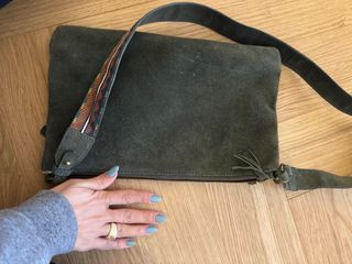 Bolso Parfois ante verde con bordado floral