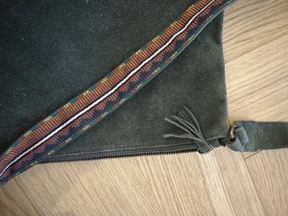 Bolso Parfois ante verde con bordado floral