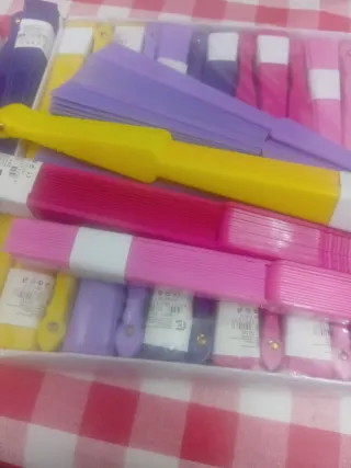 Lote de abanicos de colores
