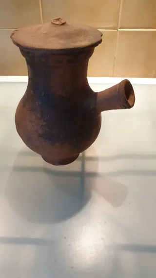 Bilha de barro antiga