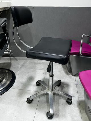 Silla de oficina regulable con ruedas