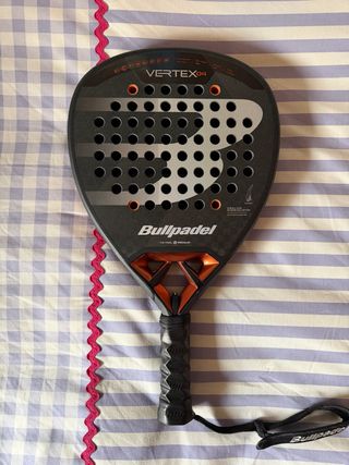 Pala Bullpadel Vertex 04 2025