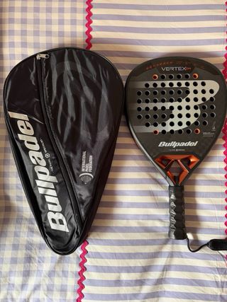 Pala Bullpadel Vertex 04 2025