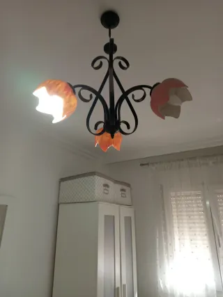 Lámpara de techo de metal y cristal