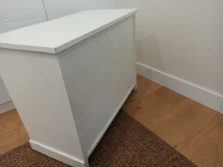 Banco zapatero blanco con 3 cestas