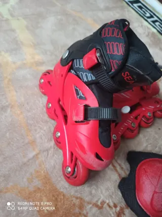 Set Patines y Protecciones Patinete Rojo
