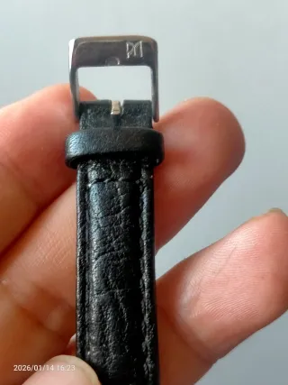 Reloj Lotus Dorado y Negro