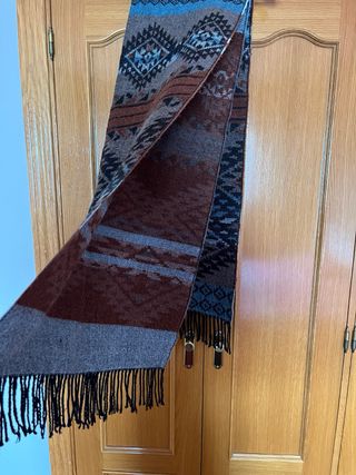 Bufanda Zara tonos marrones y azules