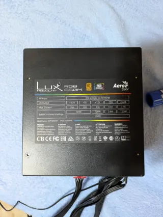Fuente Alimentación Aerocool Lux RGB 650M