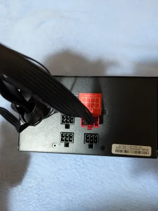 Fuente Alimentación Aerocool Lux RGB 650M