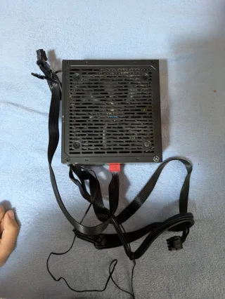 Fuente Alimentación Aerocool Lux RGB 650M