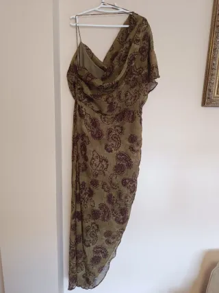 Vestido midi estampado asimétrico Zara