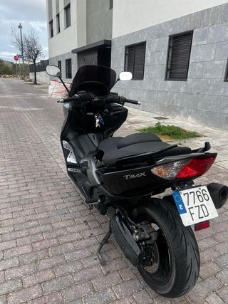 Yamaha TMAX Maxiscooter Negra