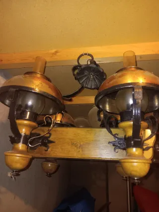 Lámpara antigua madera, metal y cristal