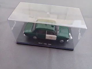 Coche SEAT 124L Guardia Civil 1969