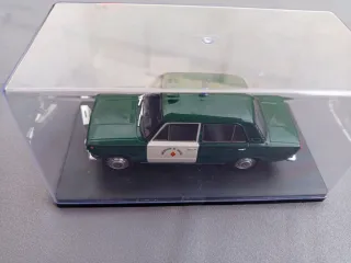 Coche SEAT 124L Guardia Civil 1969