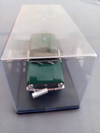 Coche SEAT 124L Guardia Civil 1969