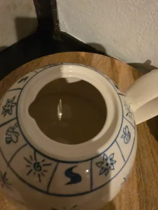 Tetera o cafetera de cerámica