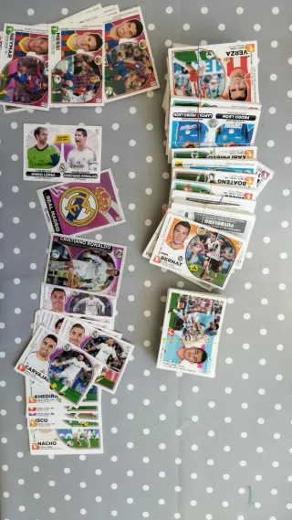 Cromos de fútbol varios jugadores