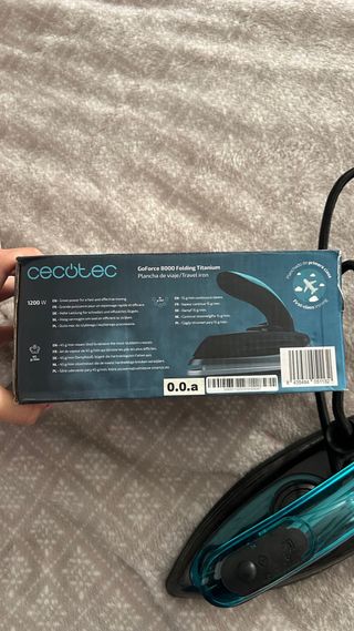 Plancha Cecotec Azul y Negra