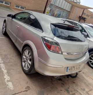 Opel Astra GTC 1.9 CDti 120cv