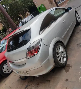 Opel Astra GTC 1.9 CDti 120cv