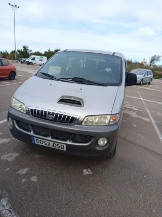 Hyundai H-1 2004
