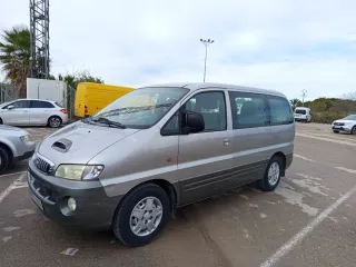 Hyundai H-1 2004