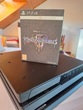 PS4 Pro Edición Limitada Kingdom Hearts III