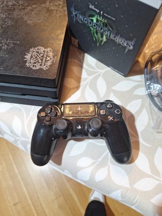 PS4 Pro Edición Limitada Kingdom Hearts III