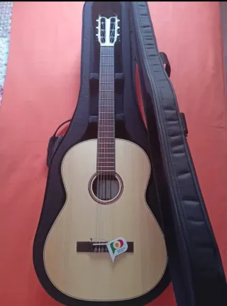 A ESTRENAR: Guitarra CLÁSICA Luthier