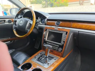 Volkswagen Phaeton 2012