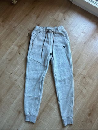 Conjunto Nike Tech Gris