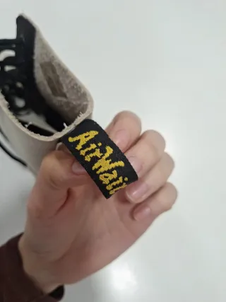 Botas Dr. Martens Beige y Negras