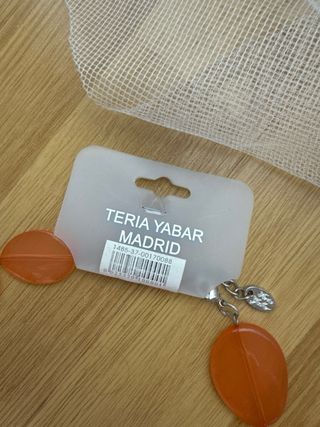 Collar Teria Yabar Flores Naranja y Rojo