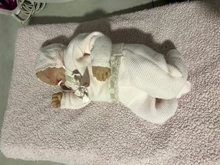 Muñeca de vinilo realista