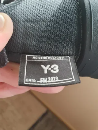 Zapatillas Y-3 Negras con Detalles Blancos