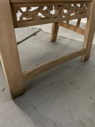 Sillón de madera tallada estilo oriental