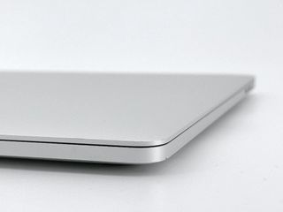 MacBook Pro 15" (2018) Intel Core i7 2.2GHz 6 núcleos - SSD 256GB - 16GB RAM - Plata