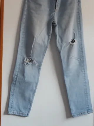 Pantalones vaqueros Zara Mommy Fit desgastados