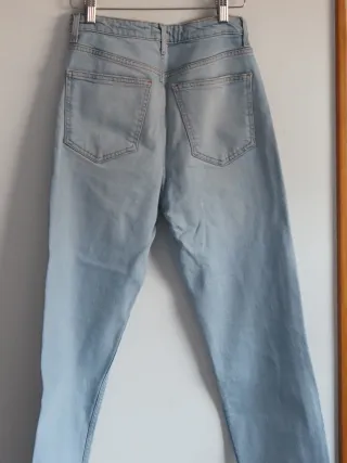 Pantalones vaqueros Zara Mommy Fit desgastados