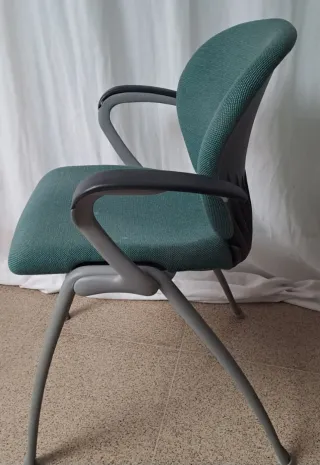 Silla de oficina ergonómica sin ruedas