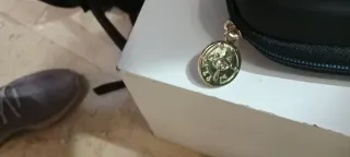 Nintendo switch con funda de Zelda y tres juegos