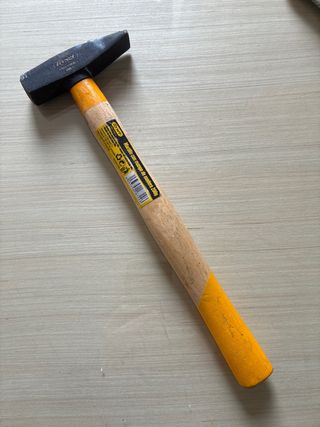 Herramientas y piezas varias