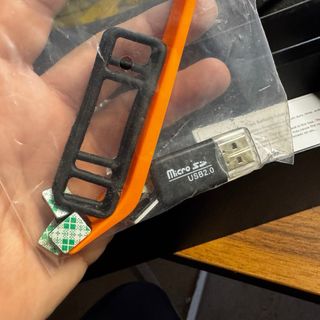 Espejo retrovisor con cámara frontal