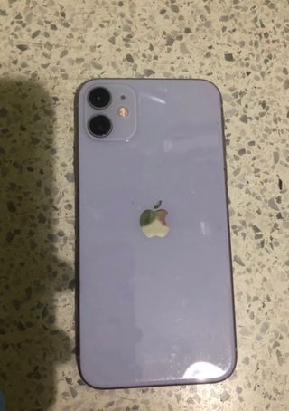 IPhone 11 púrpura